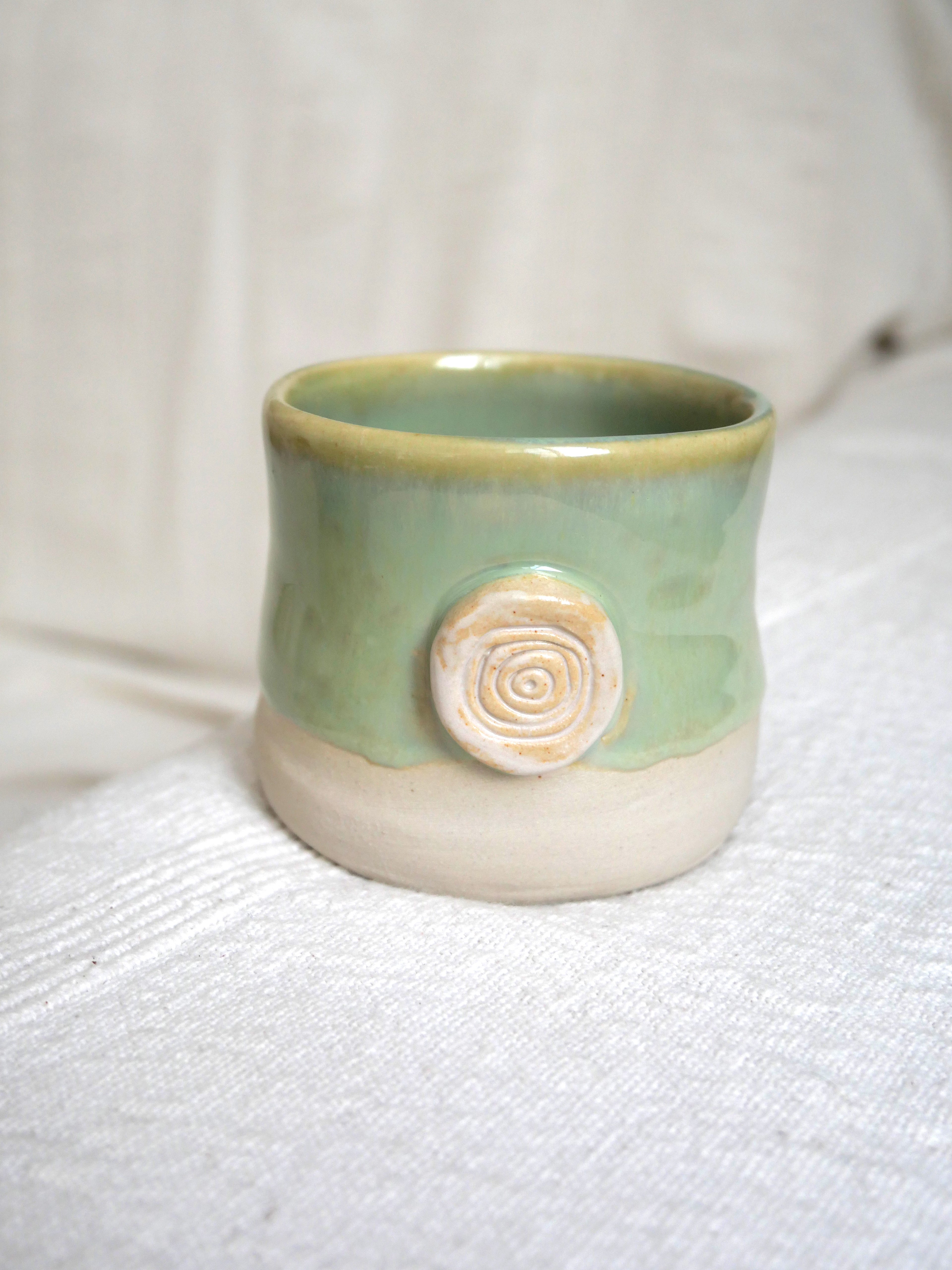 Petite tasse vert thé