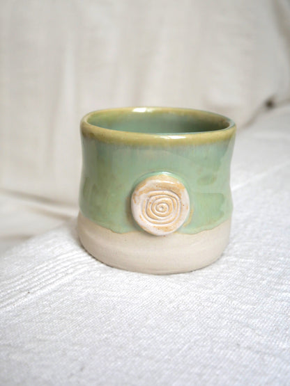 Petite tasse vert thé