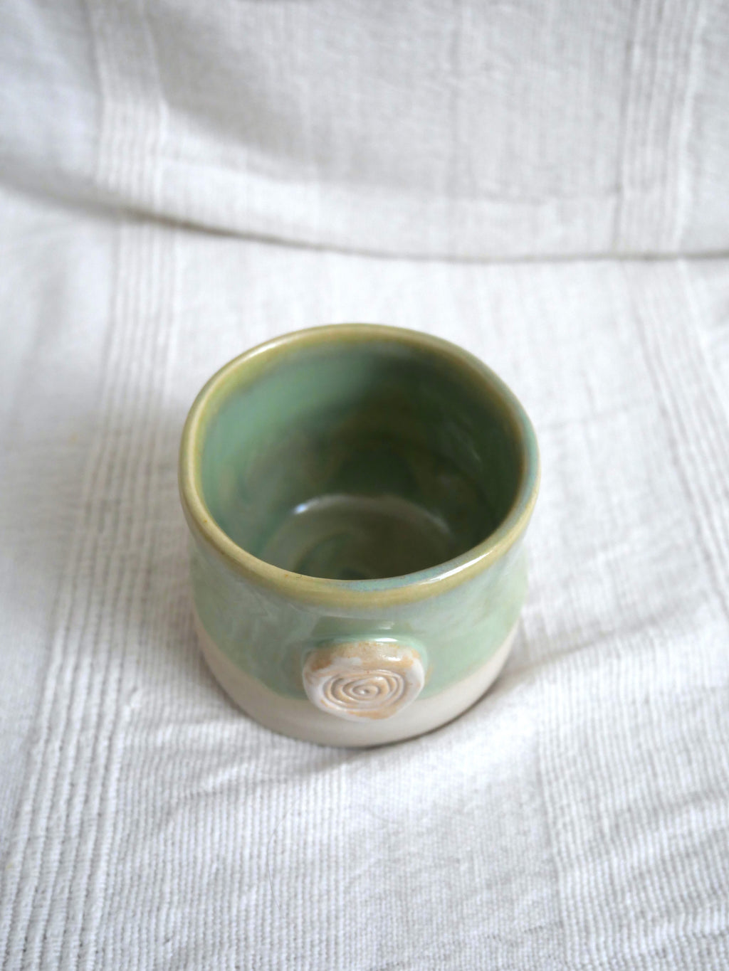 Petite tasse vert thé