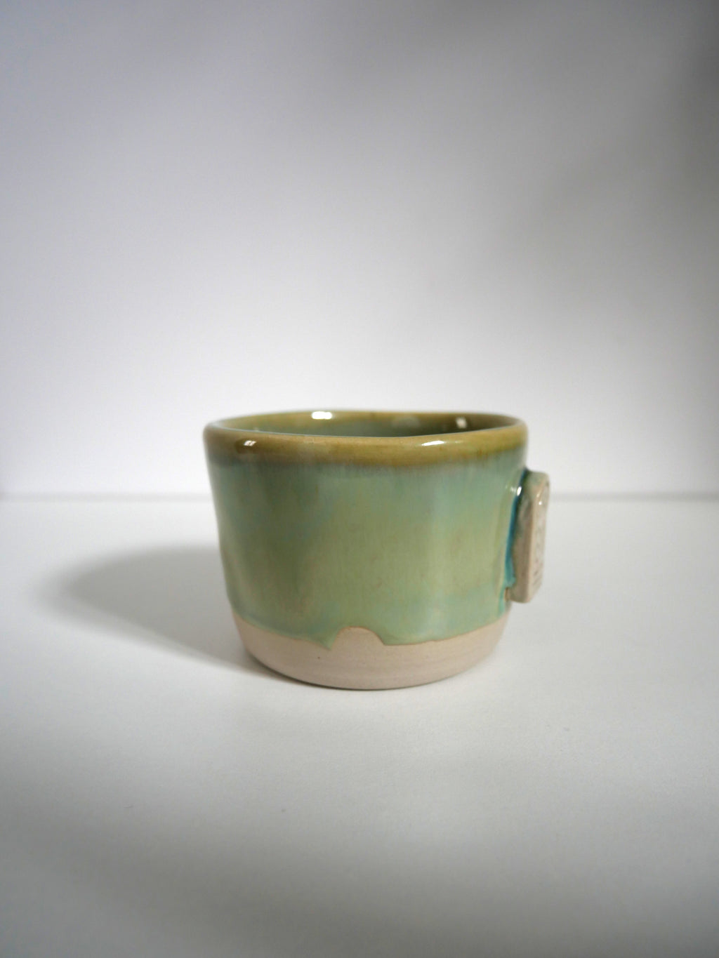 Tasse médaillon vert thé  n°1