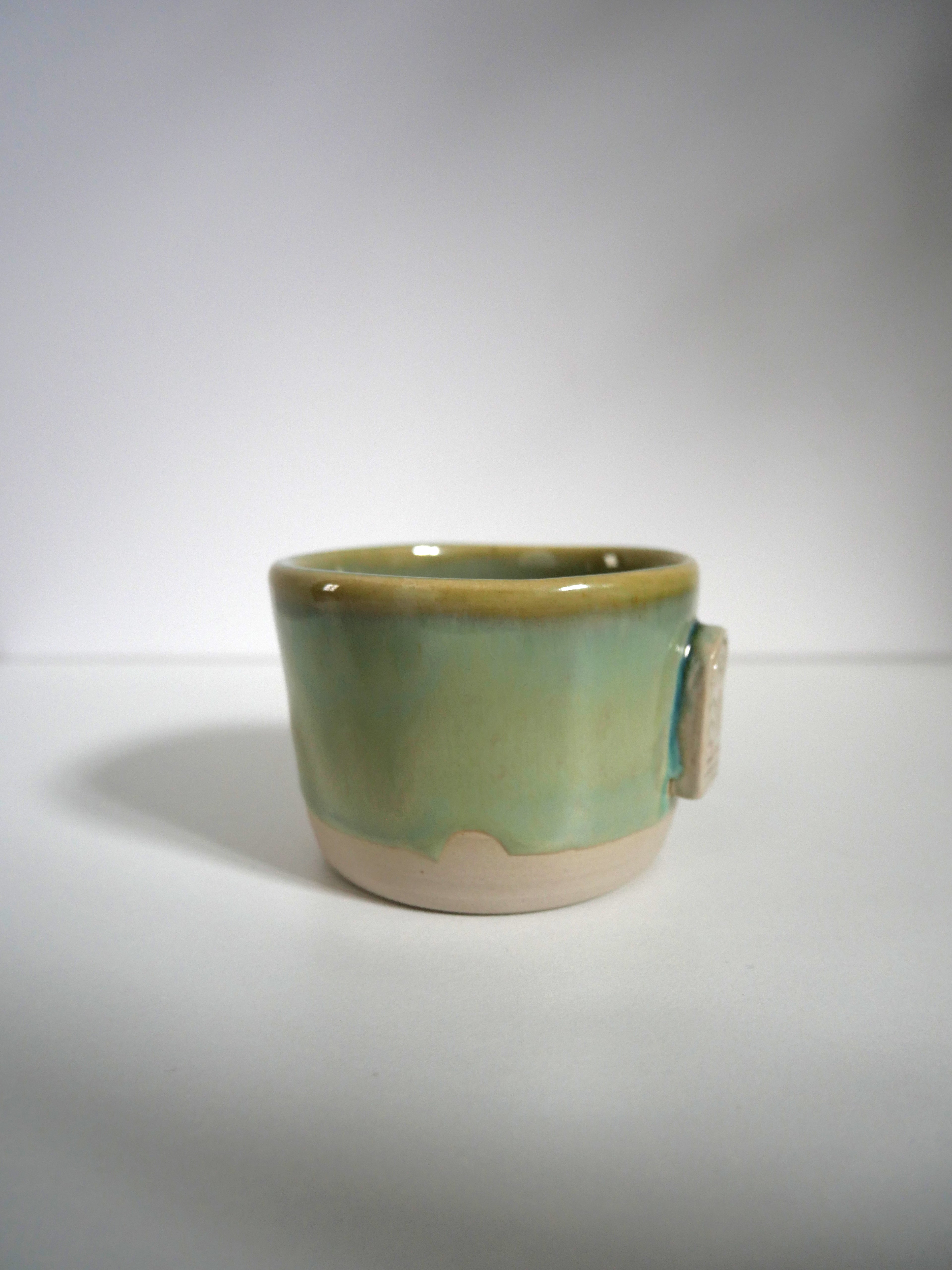 Tasse médaillon vert thé  n°1